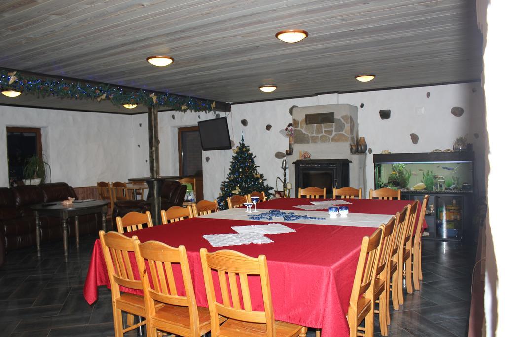 Krapi Guesthouse Treimani Chambre photo
