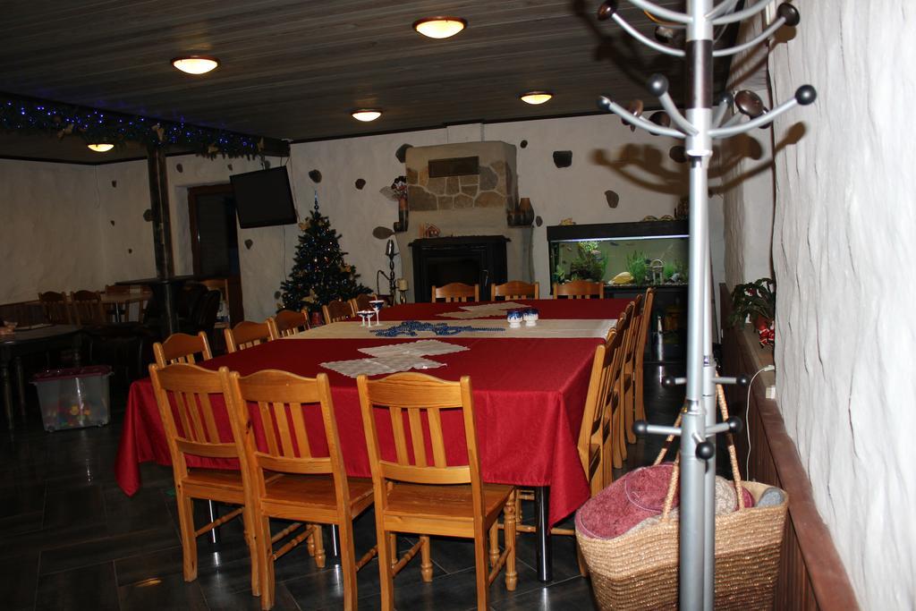 Krapi Guesthouse Treimani Chambre photo