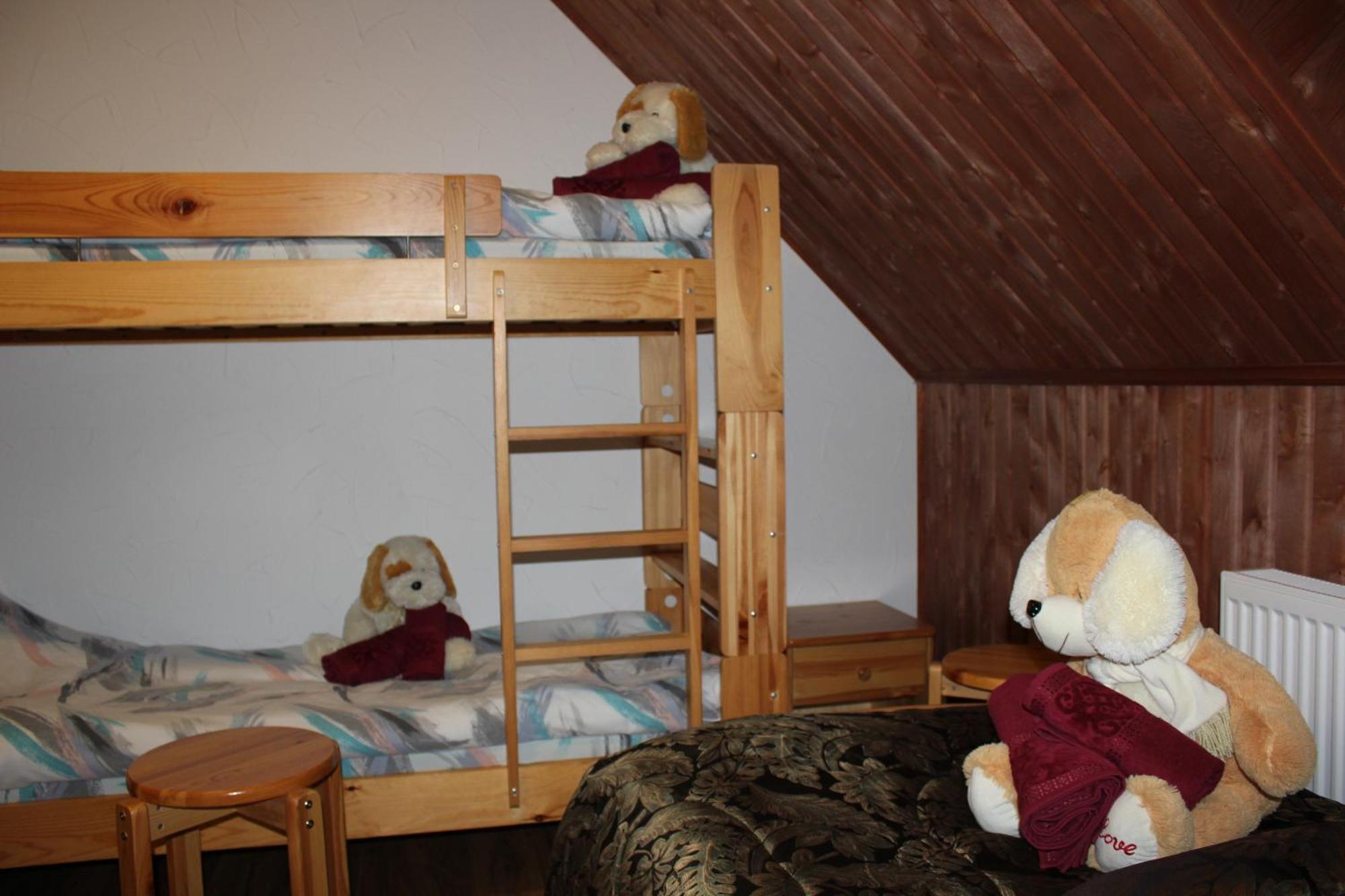 Krapi Guesthouse Treimani Chambre photo