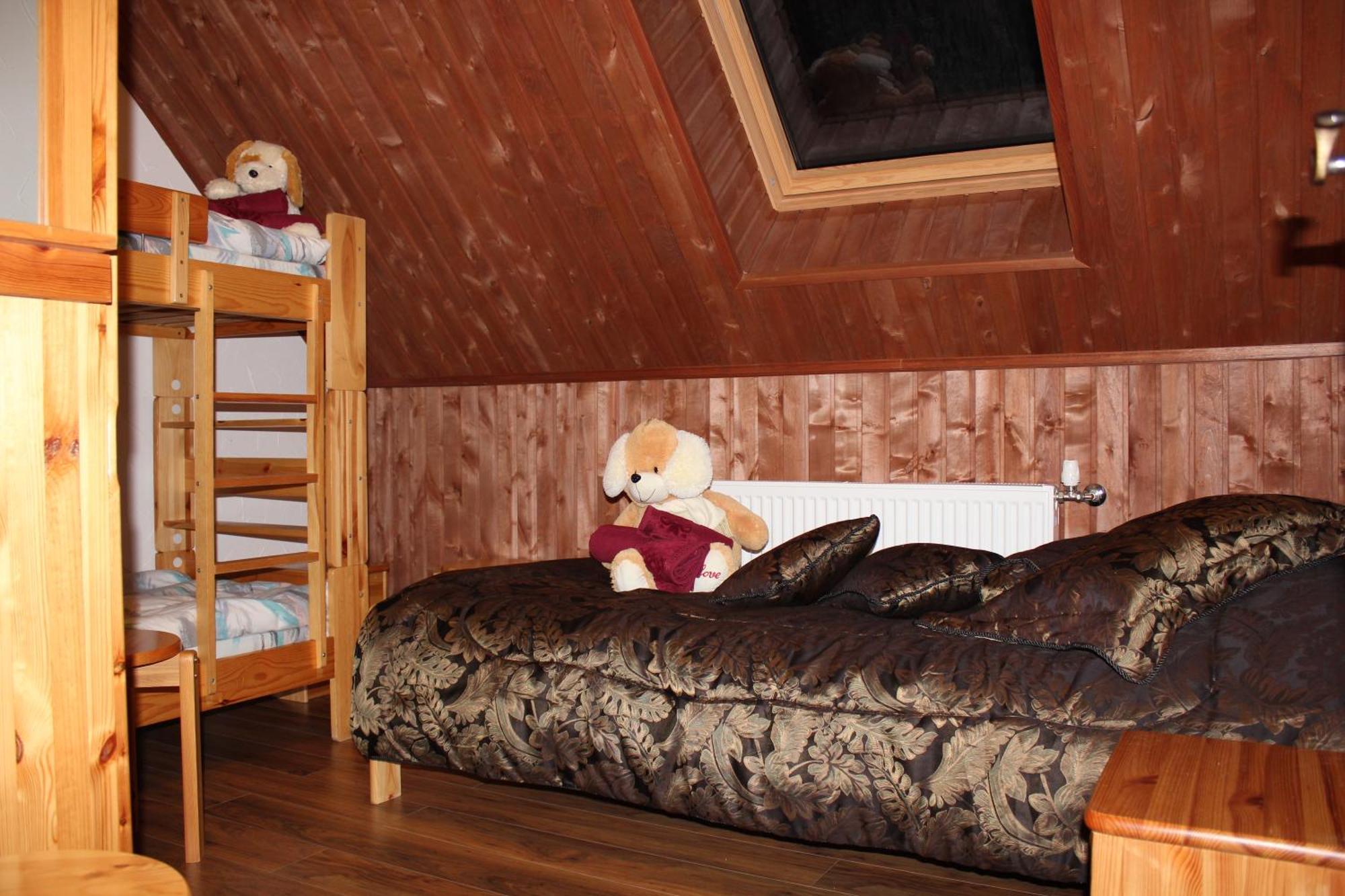 Krapi Guesthouse Treimani Chambre photo