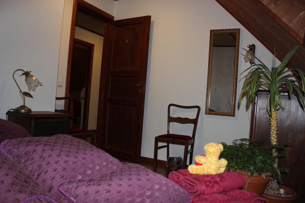 Krapi Guesthouse Treimani Chambre photo