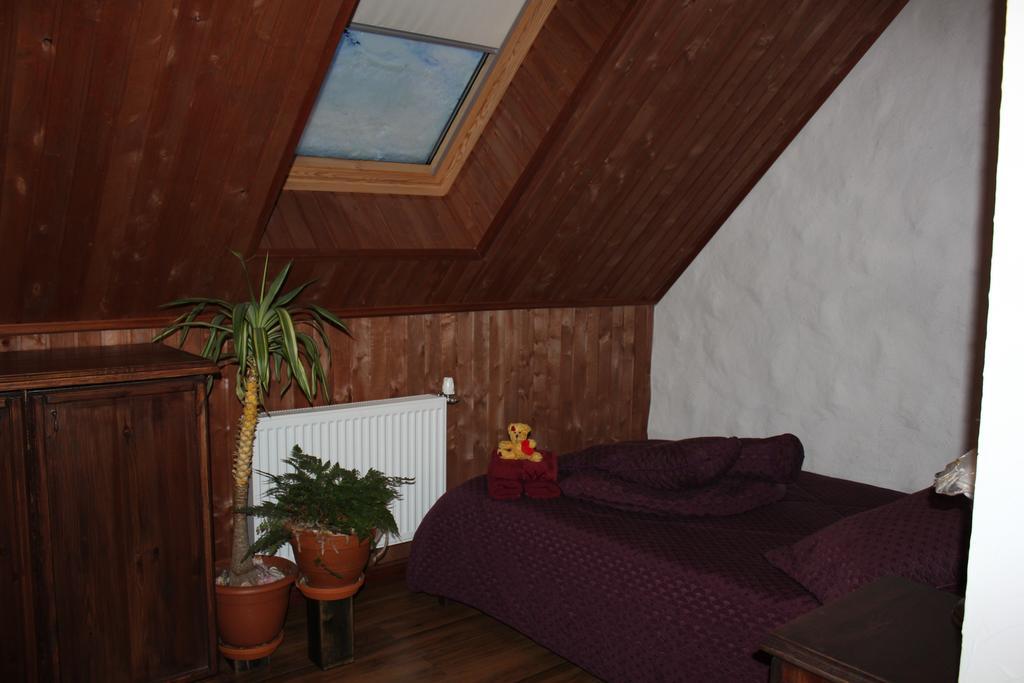 Krapi Guesthouse Treimani Chambre photo