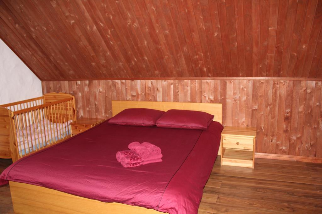 Krapi Guesthouse Treimani Chambre photo