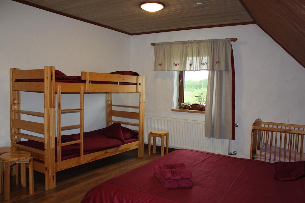 Krapi Guesthouse Treimani Chambre photo