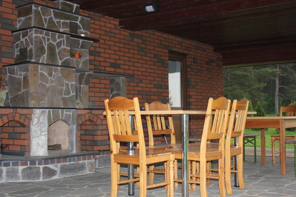 Krapi Guesthouse Treimani Chambre photo