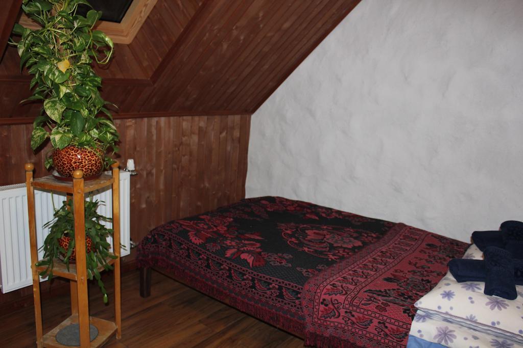 Krapi Guesthouse Treimani Chambre photo