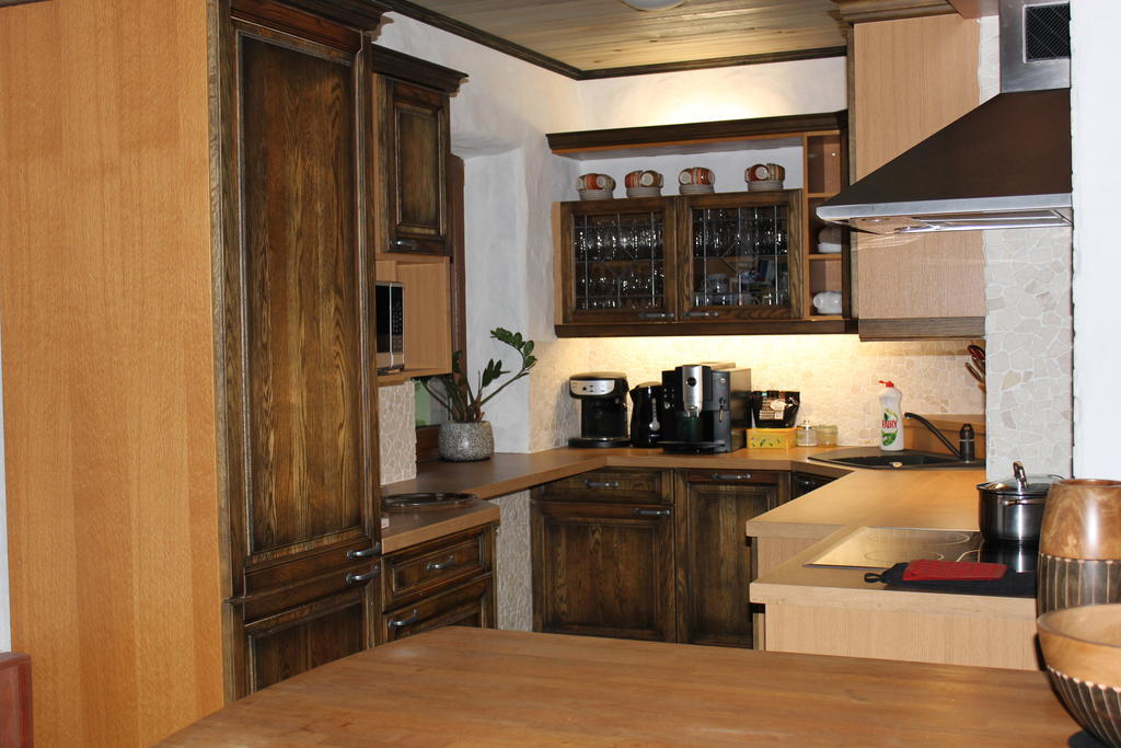 Krapi Guesthouse Treimani Chambre photo
